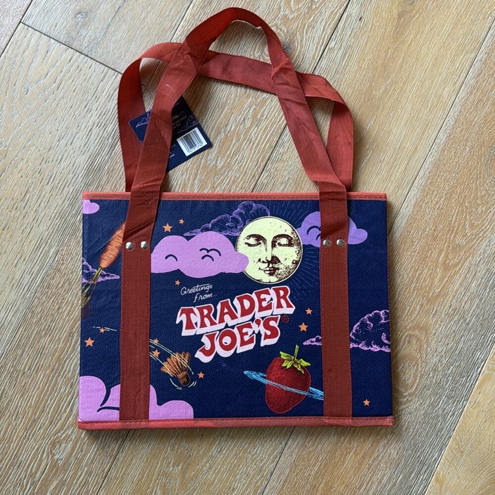 Trader Joe’s Limited Edition Stand Up Collapsible Tote Bag Moon Strawberry NWT